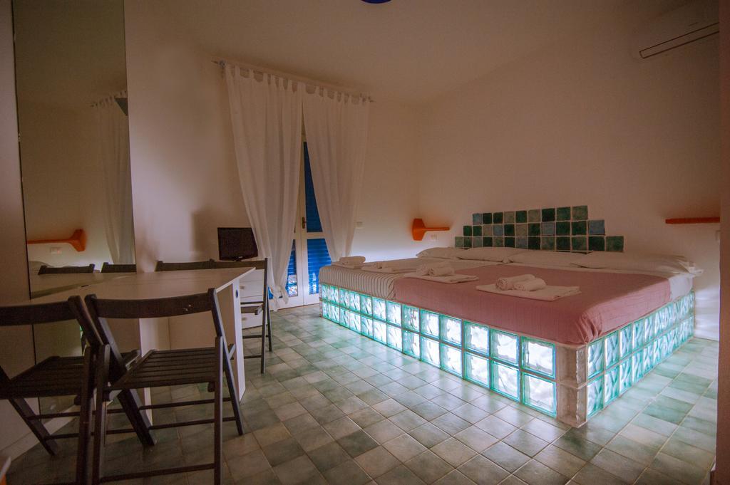 Suite House L'Isola Che Non C'E Фонтане-Б'янке Екстер'єр фото