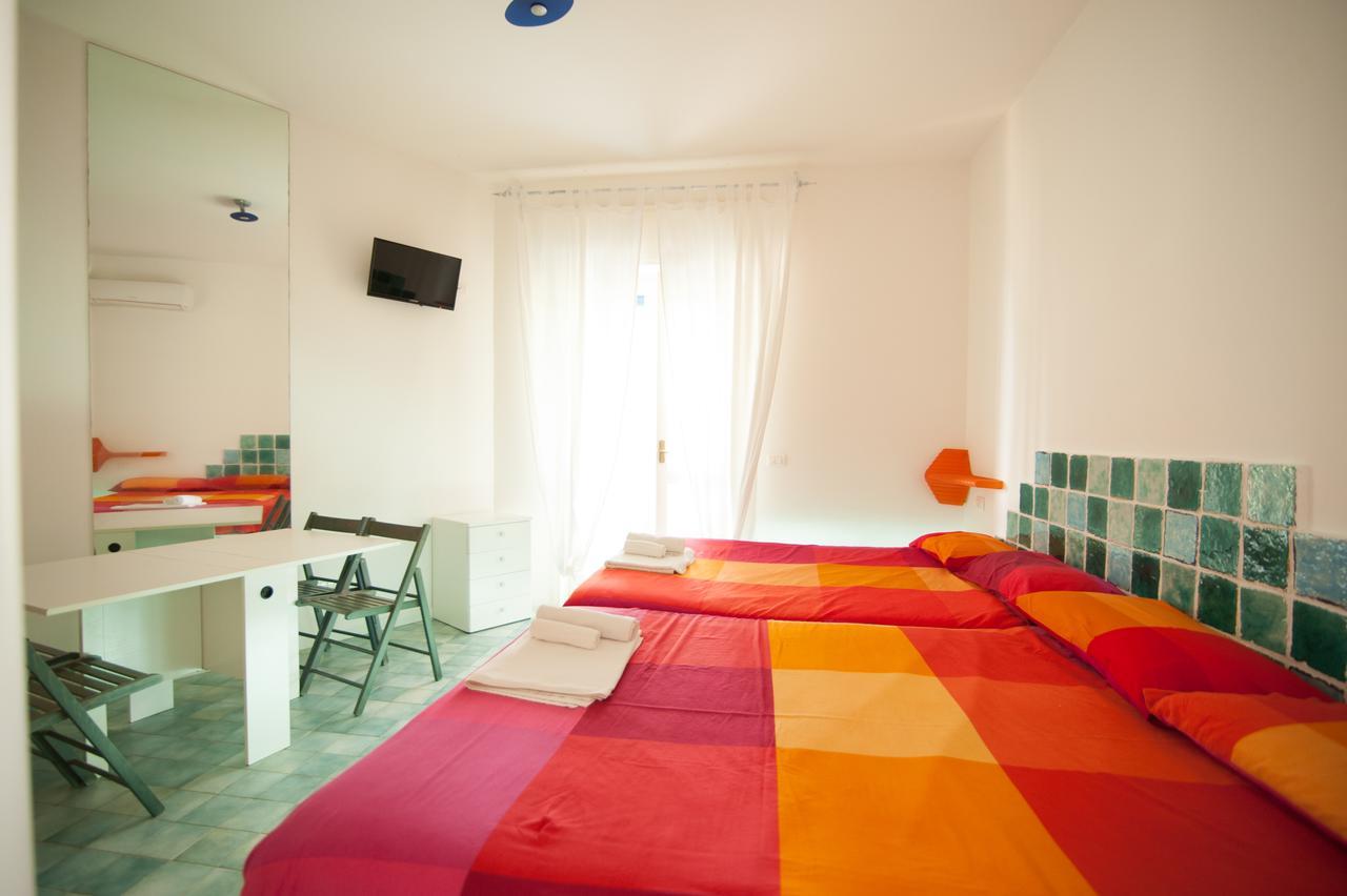Suite House L'Isola Che Non C'E Фонтане-Б'янке Екстер'єр фото